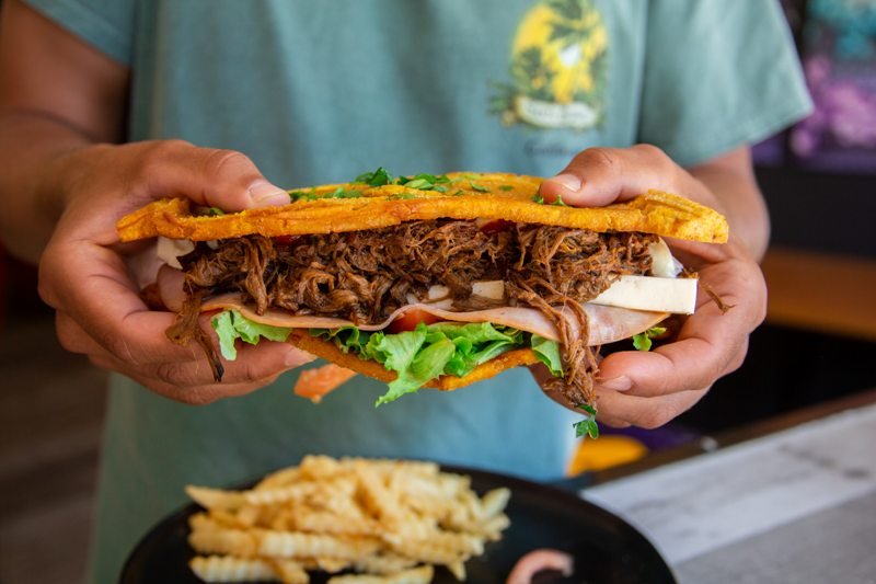 Ropa Vieja mit Arepa - Kubanisches Essen